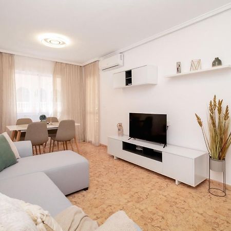 Piso En El Centro Apartment Торевиеха Екстериор снимка