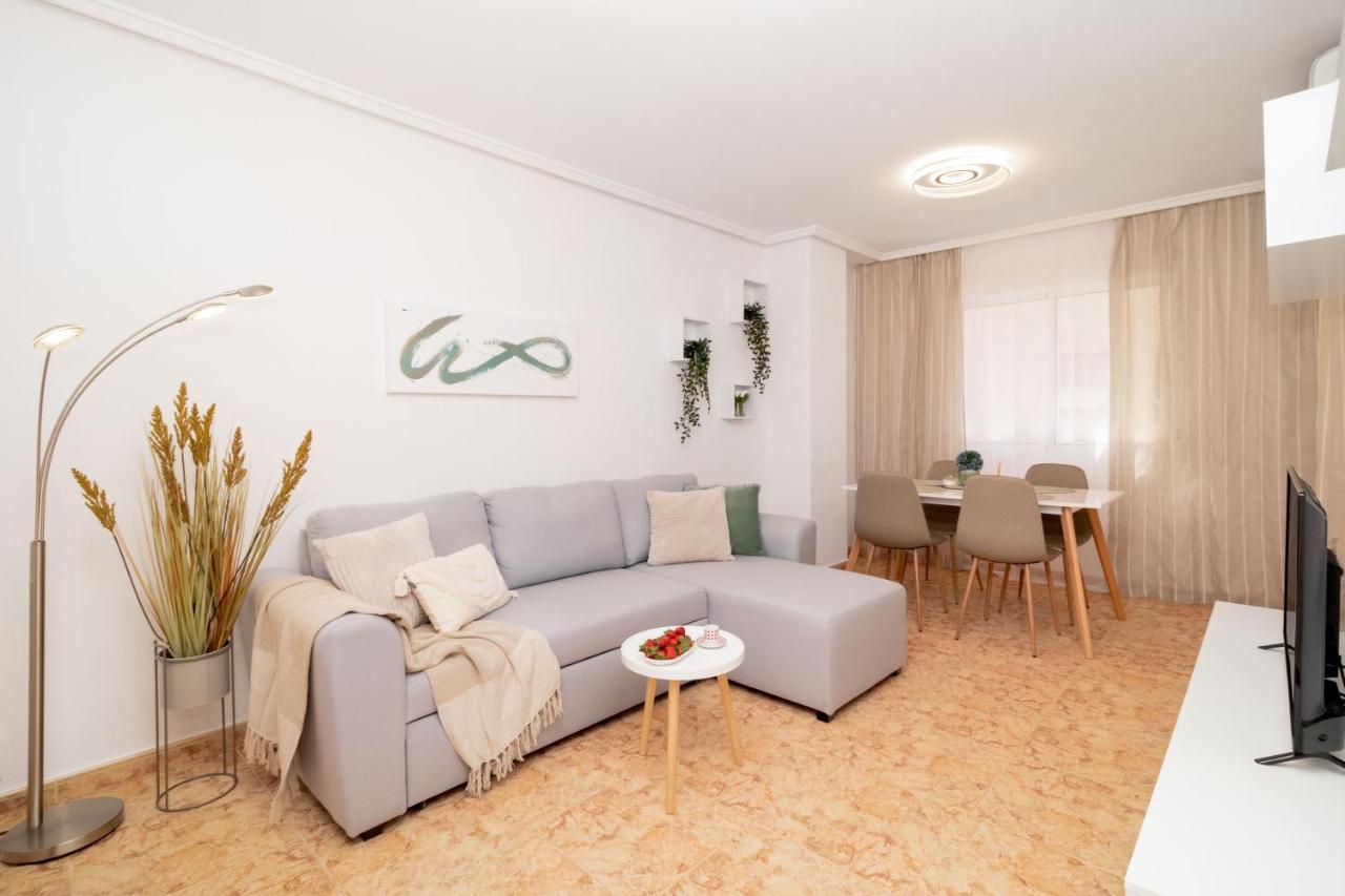 Piso En El Centro Apartment Торевиеха Екстериор снимка