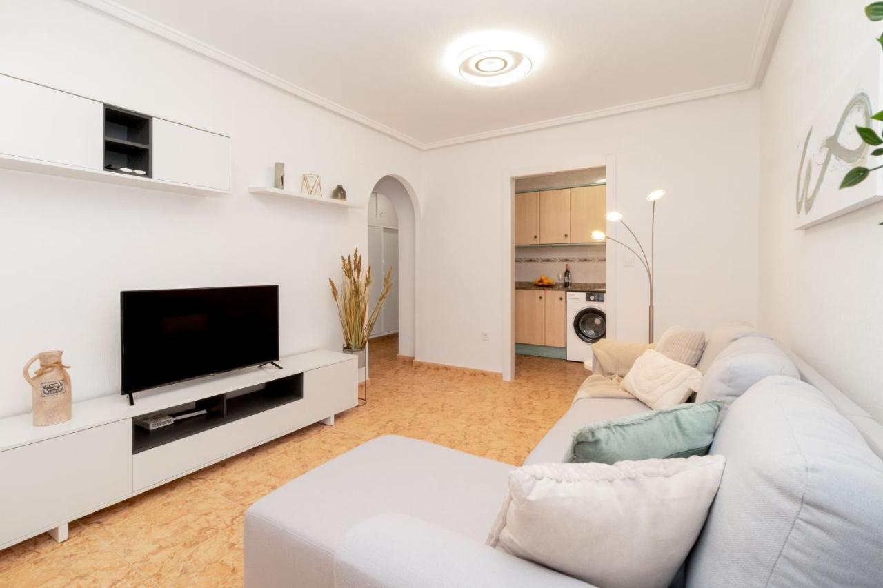 Piso En El Centro Apartment Торевиеха Екстериор снимка