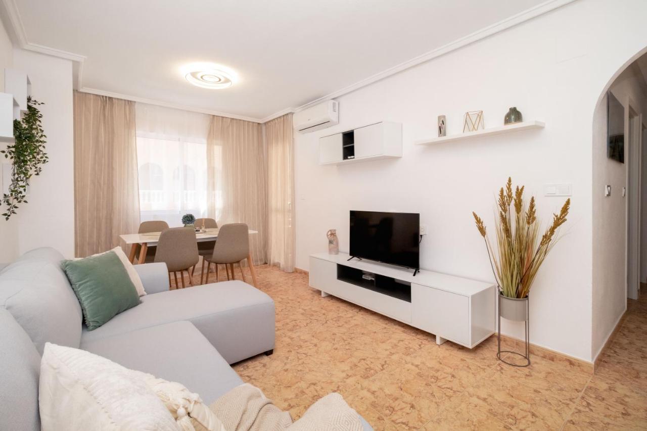 Piso En El Centro Apartment Торевиеха Екстериор снимка