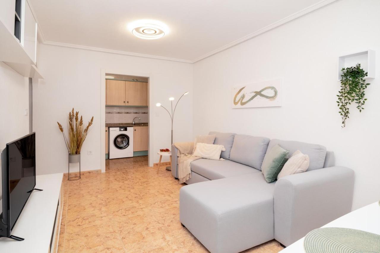 Piso En El Centro Apartment Торевиеха Екстериор снимка