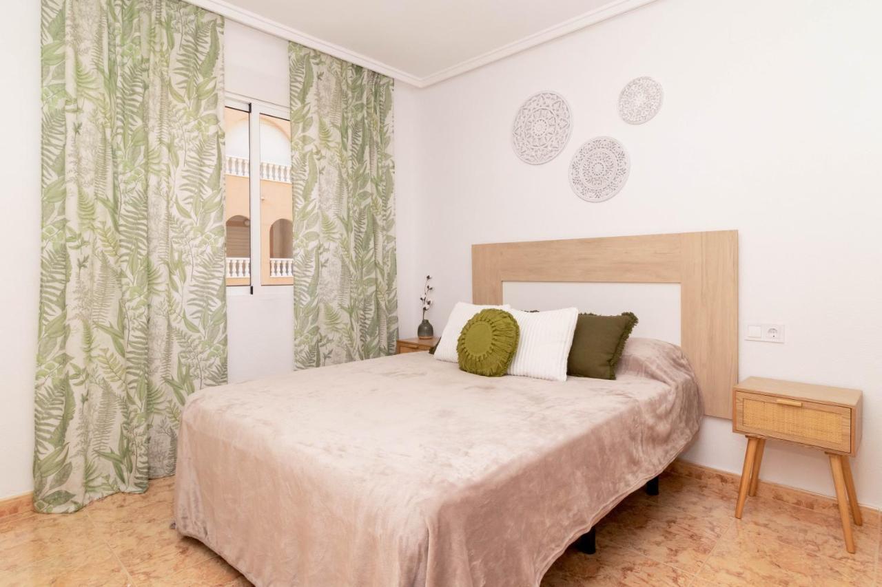 Piso En El Centro Apartment Торевиеха Екстериор снимка