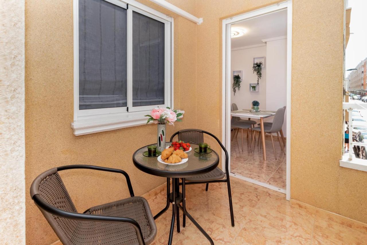 Piso En El Centro Apartment Торевиеха Екстериор снимка