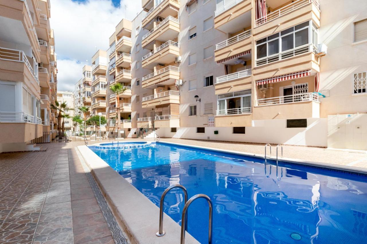 Piso En El Centro Apartment Торевиеха Екстериор снимка
