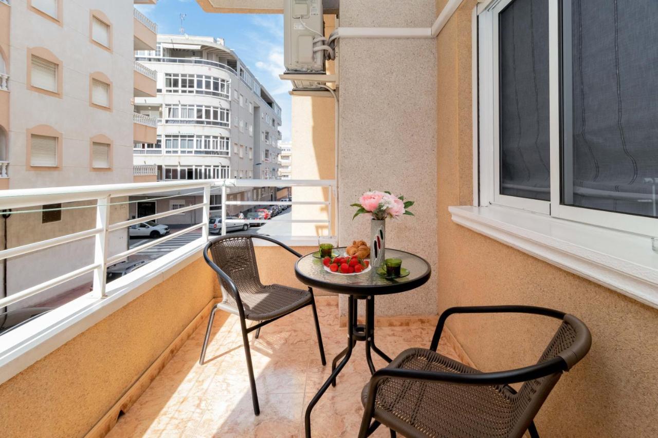 Piso En El Centro Apartment Торевиеха Екстериор снимка