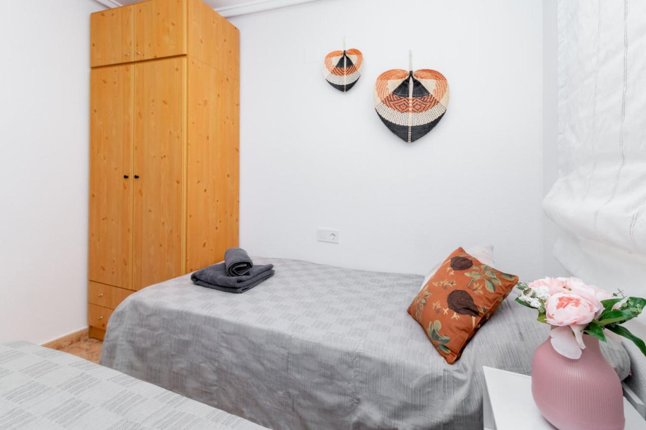 Piso En El Centro Apartment Торевиеха Екстериор снимка