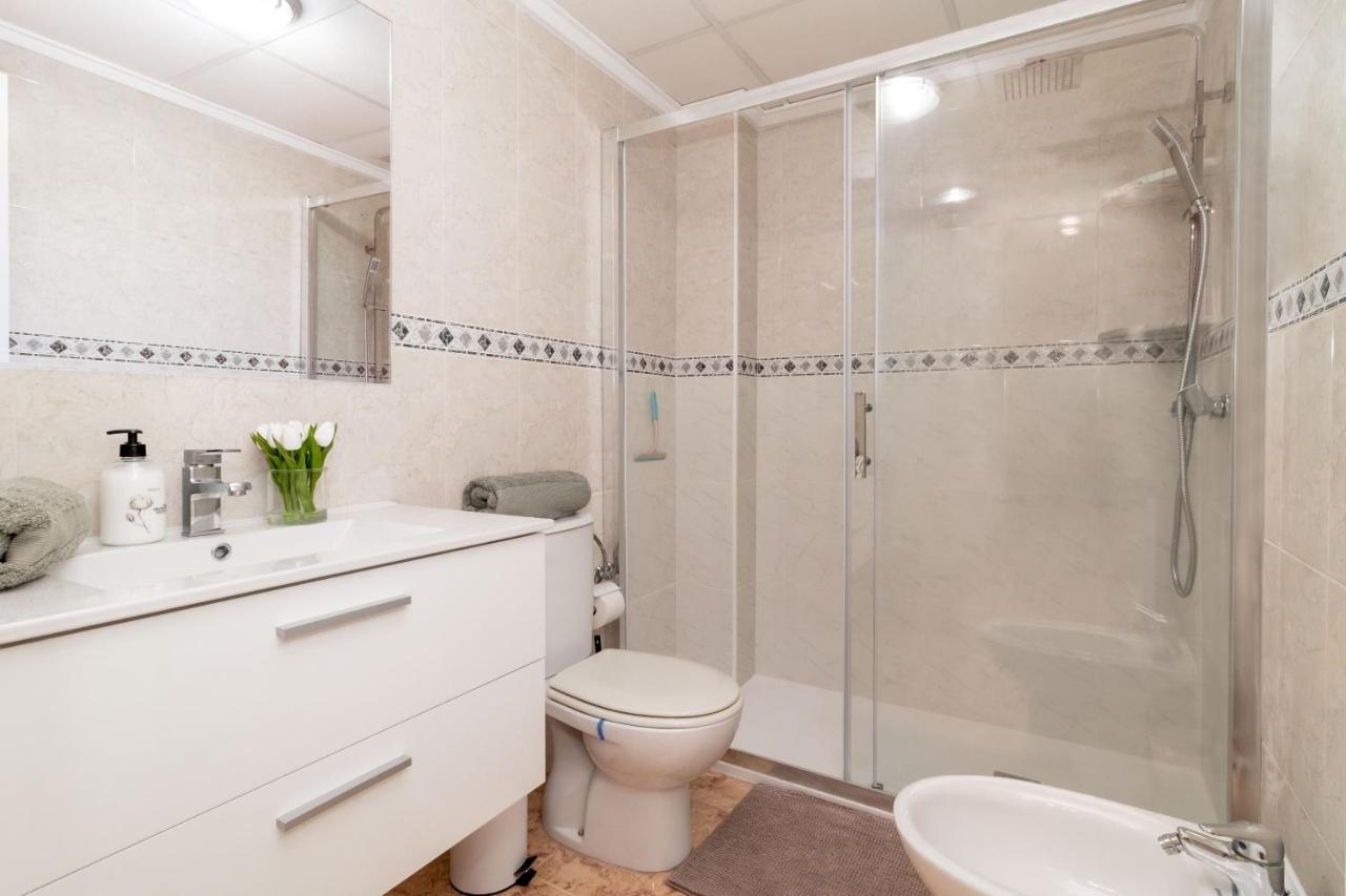 Piso En El Centro Apartment Торевиеха Екстериор снимка