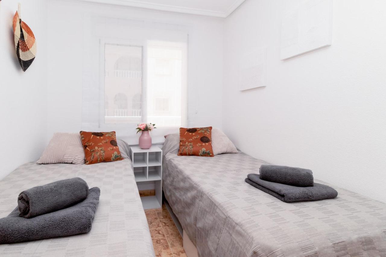 Piso En El Centro Apartment Торевиеха Екстериор снимка