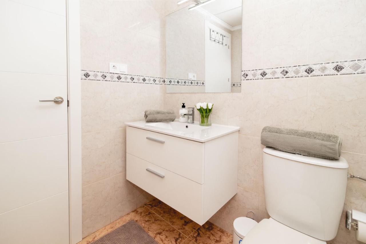 Piso En El Centro Apartment Торевиеха Екстериор снимка